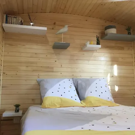 Campsite Roulotte Avec Terrasse Et Jardin Vue La Ciotat