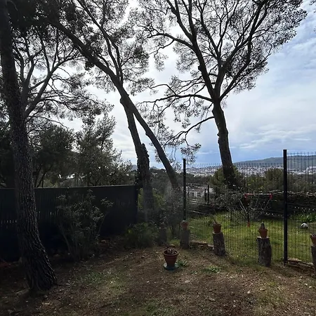Roulotte Avec Terrasse Et Jardin Vue Campsite La Ciotat