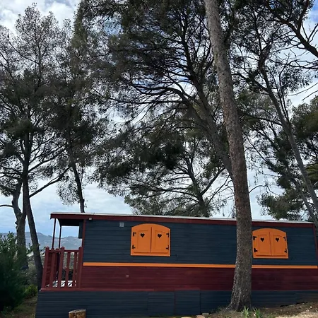 Roulotte Avec Terrasse Et Jardin Vue La Ciotat