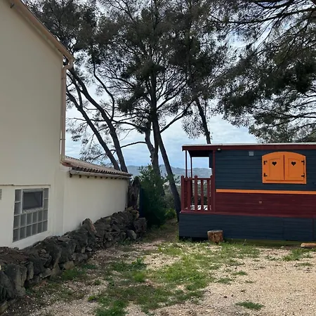 Roulotte Avec Terrasse Et Jardin Vue Campsite La Ciotat
